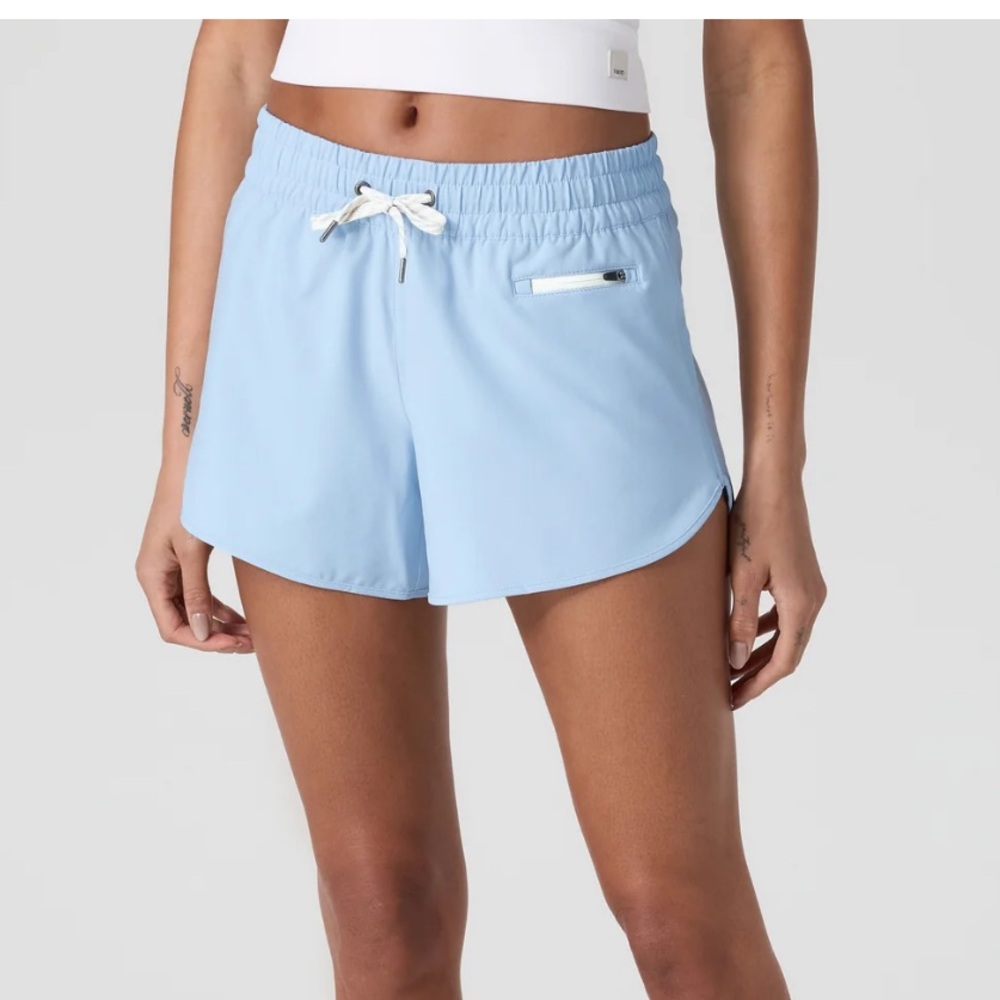 NWT Vuori Clementine Short 2.0 4 inch inseam